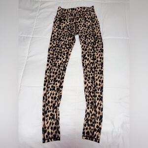 Victoria’s Secret knockout leopard print leggings
